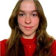 Profesora de múltiples asignaturas, titulada en Psicología. Dispuesta a dar clases tanto presencial como online.