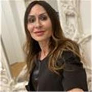 Laureata in Antropologia con Master in Comunicazione Pubblica ed Istituzionale e Master in Psicologia Strategica