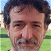 Compiti da affrontare, interrogazioni in arrivo e pagine che sembrano infinite? Niente panico: studiare può diventare meno pesante