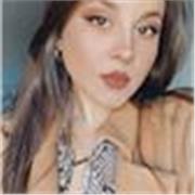 Profesora de inglés bilingüe con experiencia de 2 años en el puesto