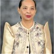 English tutor teaches students of all ages