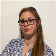 Soy profesional del Derecho, con conocimientos en diferentes áreas, con vocación para enseñar.