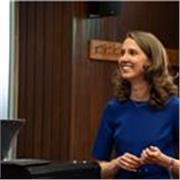 Laureata in Chimica con dottorato in Biochimica - lezioni di Chimica generale, organica, analitica