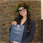 Laureata in psicologia clinica e un master di primo livello in scienze umanistiche, psicologia e filosofia