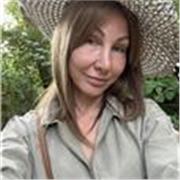 Ich bin Natalia, 46 Jahre und Master-Absolventin in Europäischen Kunstgeschichte an der Technischen Universität zu Berlin.