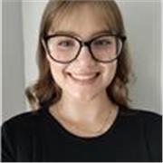 Soy una joven responsable que ama a los niños. Con experiencia