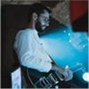 Professeur de musique certifié et expérimenté propose cours de guitare
