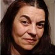 Madre lingua , diplomata liceo classico, figlia di generazioni di insegnanti