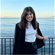 Laureata in lingue e culture straniere offre lezioni di italiano, inglese, spagnolo, storia e storia dell'arte a bambini e ragazzi delle scuole elementari, medie e superiori (anche online)