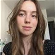 Etudiante, motivée à donner des cours à distance,  pour exploiter le potentiel des élèves en difficultés.