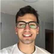 Estudiante con buenas calificaciones dispuesto a enseñar tanto materias relacionadas con las artes como más clásicas, ya sea historia, literatura