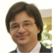 Ingegnere informatico impartisce lezioni d'informatica