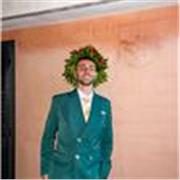 Laurea triennale all'università L'Orientale. Offro aiuto in francese, inglese, spagnolo e russo