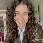 Cours de français par une élève fonctionnaire passionnée