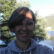 Laureata in Biologia, laurea magistrale, impartisce lezioni di scienze e biologia