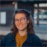 Historiadora del arte y amante de los idiomas. Clases de arte, inglés y checo relajadas y adaptadas a ti.