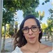 Creativa multipotencial; restauración de muebles, creación de bolsos, diademas y tocados, decoración, bisutería, escritura, baile