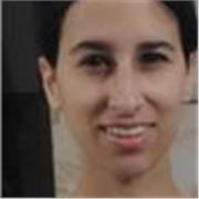 Profesora de inglés que imparte clases a niños, adolescentes y adultos de todas las edades
