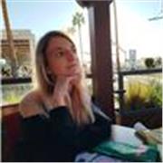 Ilustradora con habilidades para enseñar y guiar de forma constructiva