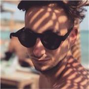 Insegnerò la costruzione di un sito partendo dalla struttura HTML per poi arrivare allo styling con CSS
