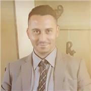 Insegnante di storia impartisce lezioni private