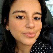 Licencia en psicología con más de 10 años de experiencia en enseñanza de la comunicación asertiva y emocional.