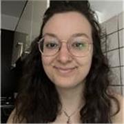 Diplomata al liceo scientifico con il massimo dei voti e studentessa di ingegneria elettronica alla Sapienza
