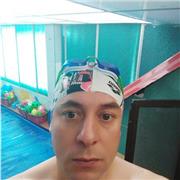 Profesor de natación con amplia experiencia en el campo. Se ofrecen clases personalizadas y grupales en diferentes localidades