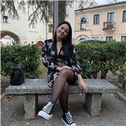 Studentessa Universitaria da lezioni di matematica per alunni delle elementari e medie