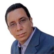 El profesor da clases de ingles y español (a extranjeros) para niños, adolescentes y adultos de todas las edades