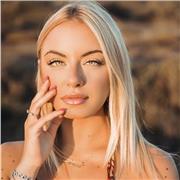 Studentessa universitaria offre lezioni private di Economia a studenti di scuole superiori e università e lezioni private di Italiano a studenti di scuole elementari, medie e superiori