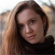 Recent graduate with a Bachelor's degree in International Economic Relations with Business English
