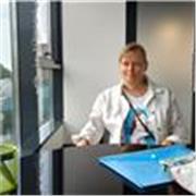 Provincia di Treviso, ho due Lauree in lingue straniere, due Corso di Perfezionamento e un Master. 