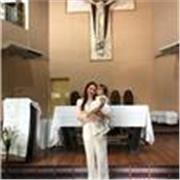 Trabajo como niñera me considero una persona creativa, ayudo a  familias con el cuidado de sus hijos, haciendo actividades  con el