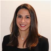 Docente di lettere impartisce lezioni di: italiano (letteratura e grammatica), storia, geografia e latino