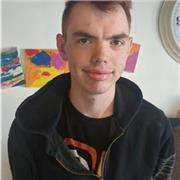 Étudiant en école de business management venu d'un bac STMG pour aider d'autres élèves dans leur préparation pour ce bac