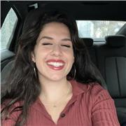 Hi, ich bin Mejra! Ich unterrichte u.a. Englisch, Deutsch und Mathe. Mir ist es wichtig, Themen einfach zu erklären und auch Ratschläge zum Schulalltag oder Lernstil zu geben