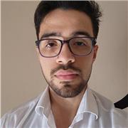 Soy estudiante universitario con nivel avanzado en el idioma y brindo clases de apoyo escolar