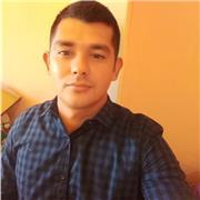 Profesor de Matemáticas imparte clases para alumnos del nivel secundario