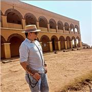 Profesor de Español, con experiencia docente en ciencias sociales y filosofía