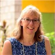 Experienced native English teacher enjoys teaching English at any level