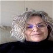 Insegnante neopensionata di scuola superiore, impartisce lezioni con metodologia adatta anche a studenti DSA. Facilitazioni nella comprensione e analisi dei testi. Sviluppo dell’autonomia nello studio. Prezzi modici . Solo online