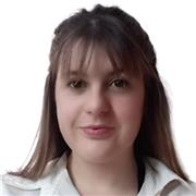 Sóc Helena. Graduada en Psicologia, amb experiència des de Primària fins a universitaris i formació en reeducacions.