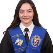Profesora graduada en Bioquímica, imparte clases de Biología, Química e Inglés para todos los niveles. Matemáticas nivel ESO.