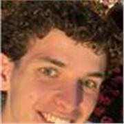 Soy estudiante de Educación Primaria y CAFD, tengo 20 años y enseñaré fútbol a niños, transmitiendo técnica, valores y diversión.