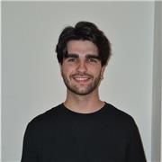 Profesor de Economía que le encanta transmitir conocimientos.