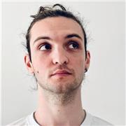 Profesor de italiano y guitarra apto para principiantes y estudiantes de nivel medio.