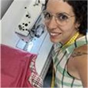 Profesional en el sector de moda, Patronaje y confección. Con gran formación en todos los ámbitos y más de 10 años de experiencia.