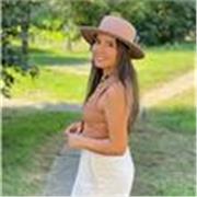 Soy comunicadora social, paciente y clara al enseñar. Doy clases de español a adultos, enfocadas en pronunciación y uso práctico.