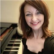 I’m an experienced and engaging piano teacher based in Norfolk, offering personalised lessons for children, teens and adults.